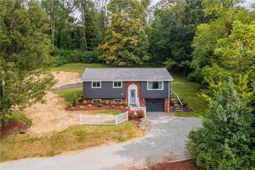 633 Munntown Rd, Finleyville, PA, 15332-3701 | Card Image