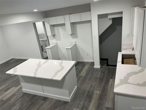 16291 Fairmount Dr, Detroit, MI, 48205-1451 | Card Image