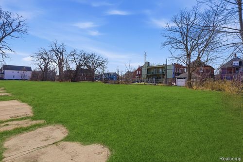 2185 Townsend St, Detroit, MI, 48214-2464 | Card Image