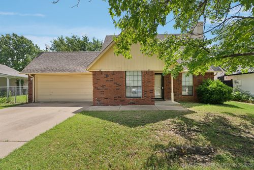 2721 S 121st East Ave, Tulsa, OK, 74129-8214 | Card Image