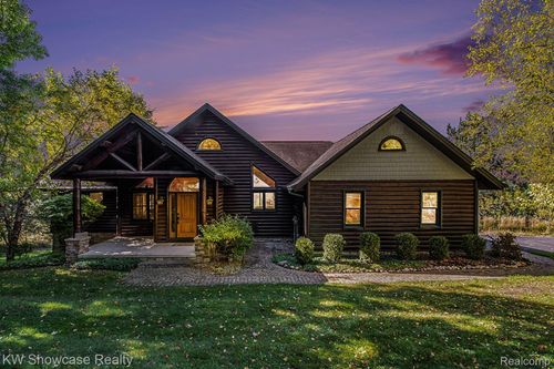 988 Ridgeline Dr, Boyne City, MI, 49712-8728 | Card Image