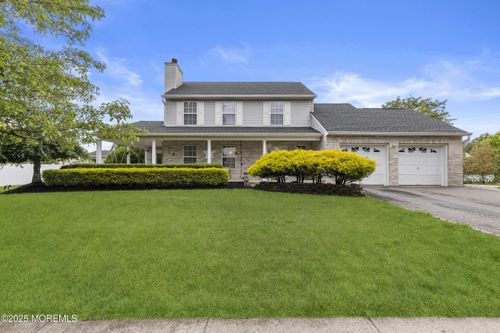 39 Sarah Ln, Howell, NJ, 07731-9057 | Card Image