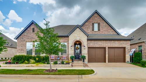 2063 Spotted Fawn Dr, Arlington, TX, 76005-1423 | Card Image