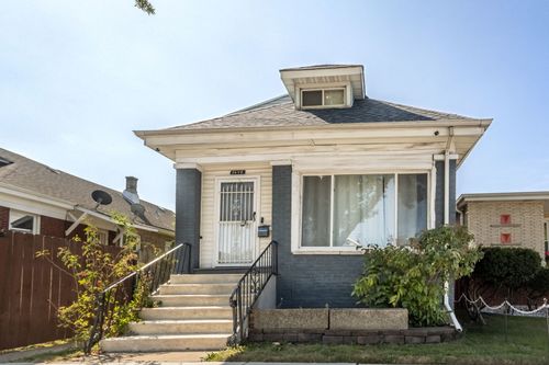 5648 California Ave, Chicago, IL, 60629-2107 | Card Image