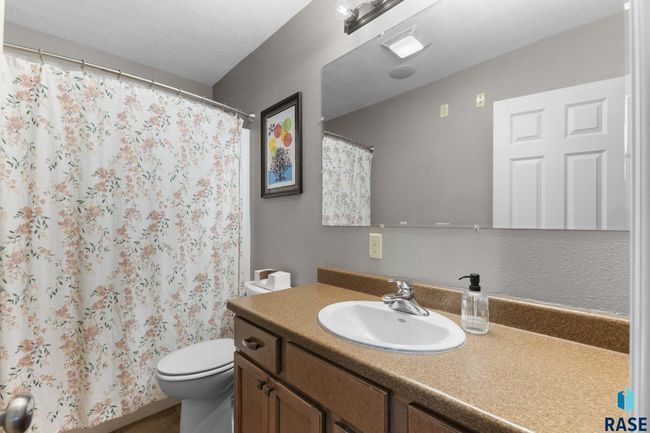 2424 S Main Ave, House other with 4 bedrooms, 3 bathrooms and null parking in Sioux Falls SD | Image 16