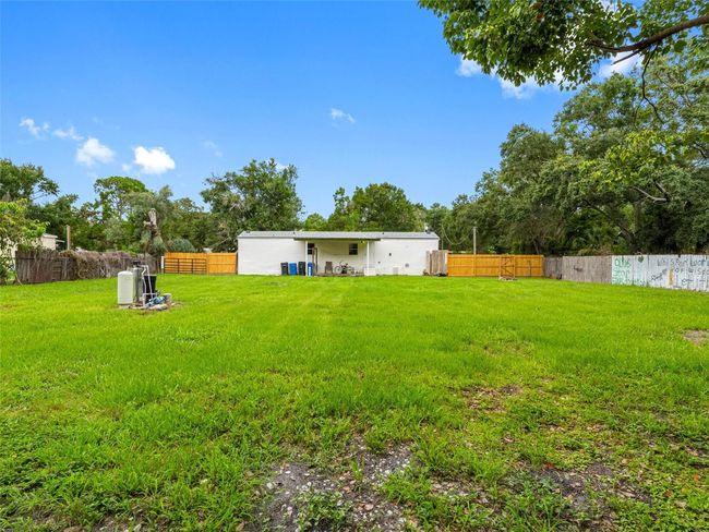 8714 N Meadowview Cir, House other with 2 bedrooms, 2 bathrooms and null parking in Tampa FL | Image 41