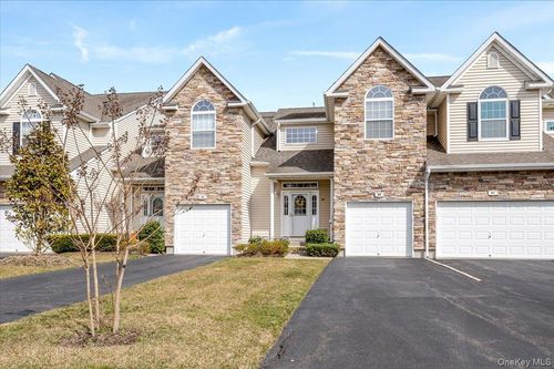 90 Manitou Trl, Kings Park, NY, 11754-4552 | Card Image