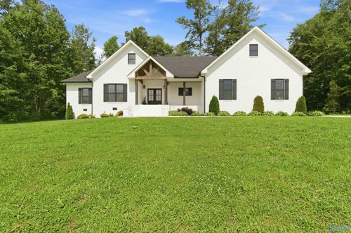 116 Bowery Ln, Albertville, AL, 35950-6211 | Card Image