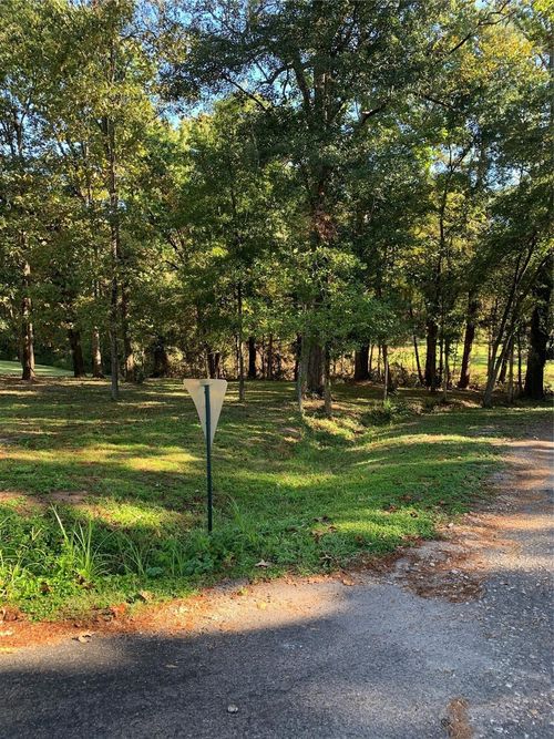 138 Inlet Dr, Livingston, TX, 77351-8952 | Card Image