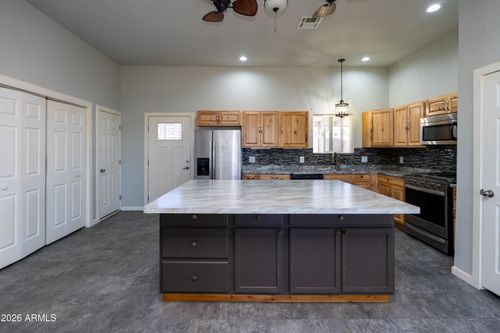 108 E Navajo St, Huachuca City, AZ, 85616-9756 | Card Image