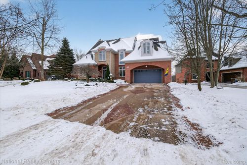 721 Elderberry Ct, Walled Lake, MI, 48390-1281 | Card Image