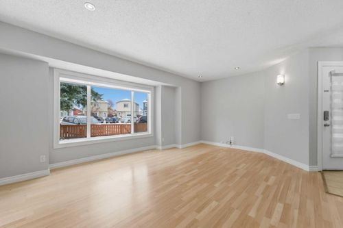 43 Martindale Crt Ne, Calgary, AB, T3J2V8 | Card Image