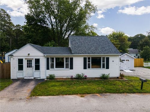 28 Bakers Creek Rd, Warwick, RI, 02886-8925 | Card Image