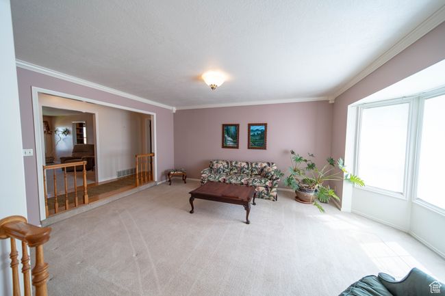 Family Room with bay window | Image 7