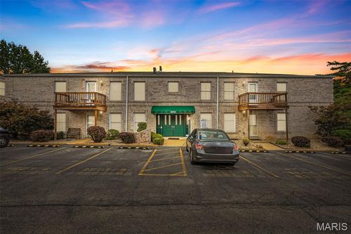 apt-h-4351 Chateau De Ville Dr, Saint Louis, MO, 63129-1826 | Card Image