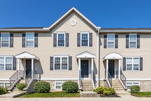 321 Douglasfir Dr, Blacklick, OH, 43004-8251 | Card Image