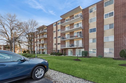 apt-4d-2900 Maple Ave, Downers Grove, IL, 60515-4156 | Card Image