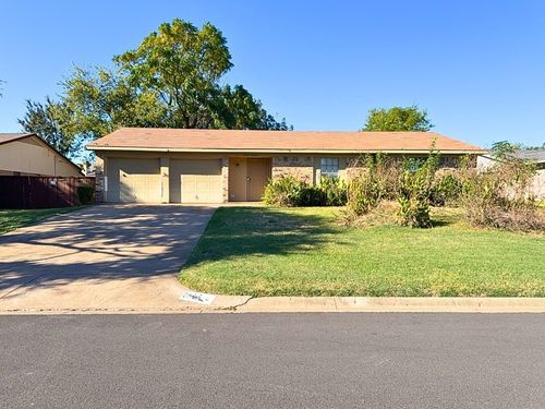 1613 Edge Hill Rd, Benbrook, TX, 76126-2901 | Card Image