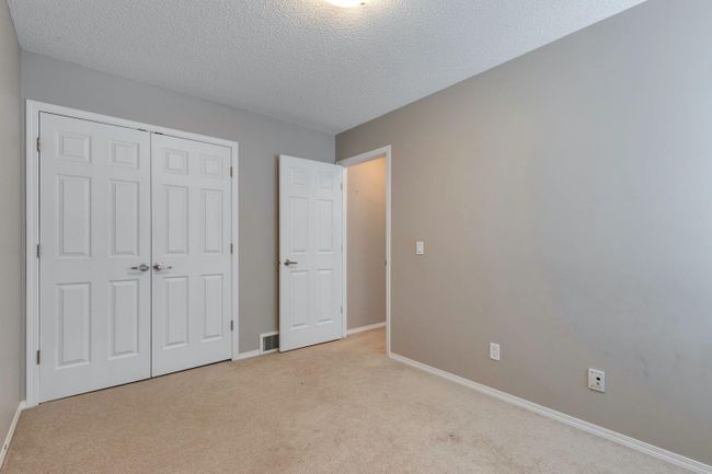 960 Windsong Dr Sw, Home with 3 bedrooms, 2 bathrooms and 4 parking in Airdrie AB | Image 23