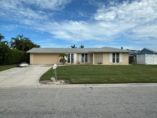 524 68th St, HOLMES BEACH, FL, 34217-1203 | Card Image