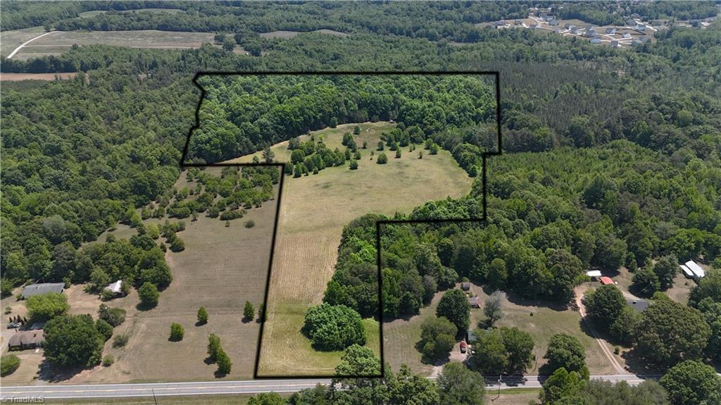 Land in Summerfield 2