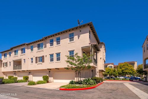 586 Pioneer St, Camarillo, CA, 93010-7600 | Card Image