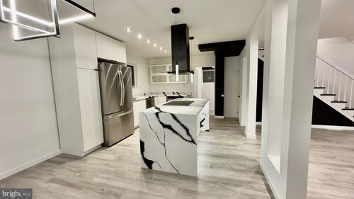 2319 Fairview Ave, READING, PA, 19606-2035 | Card Image