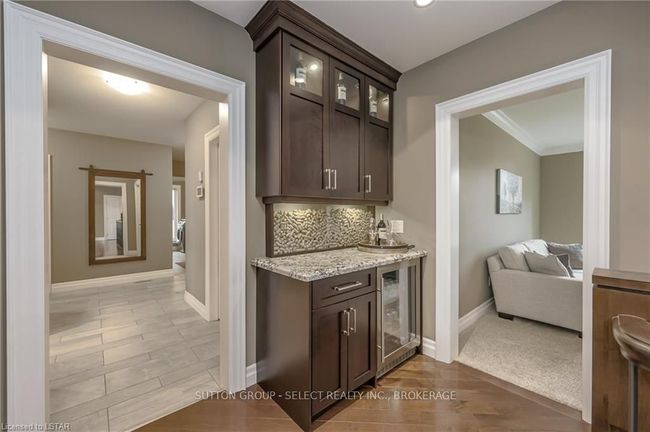 421 Bradwell Chase, House other with 4 bedrooms, 0 bathrooms and 6 parking in London ON | Image 25