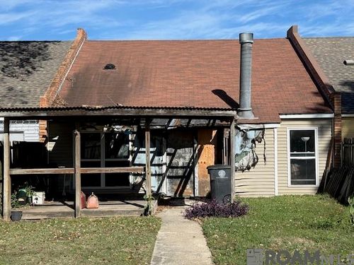 8724 Pecan Tree Dr, Baton Rouge, LA, 70810-7001 | Card Image