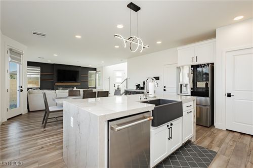 6124 Redstone Hills Dr, Las Vegas, NV, 89148-4379 | Card Image