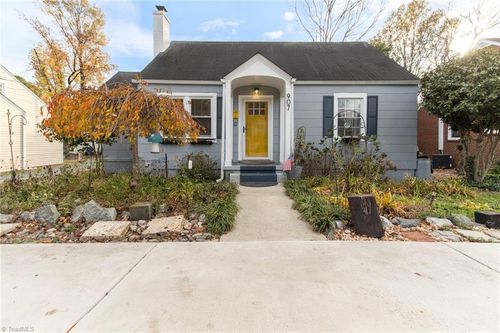 907 W Wendover Ave, Greensboro, NC, 27408-8425 | Card Image