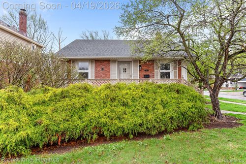 719 W 12 Mile Rd, Royal Oak, MI, 48073-3936 | Card Image