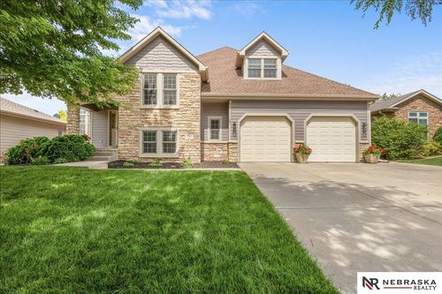 7807 Katrina Ln, Lincoln, NE, 68512-9507 | Card Image