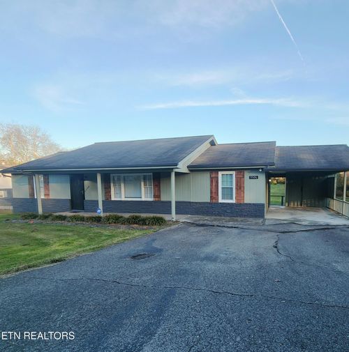 9506 Strawberry Plains Pike, Strawberry Plains, TN, 37871 | Card Image