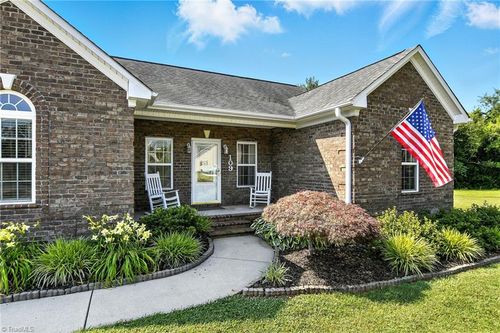 109 Marbrook Dr, Mocksville, NC, 27028-7378 | Card Image