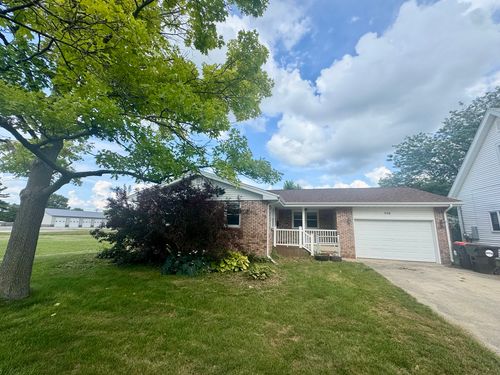 106 S Buck St, Le Roy, IL, 61752-1648 | Card Image