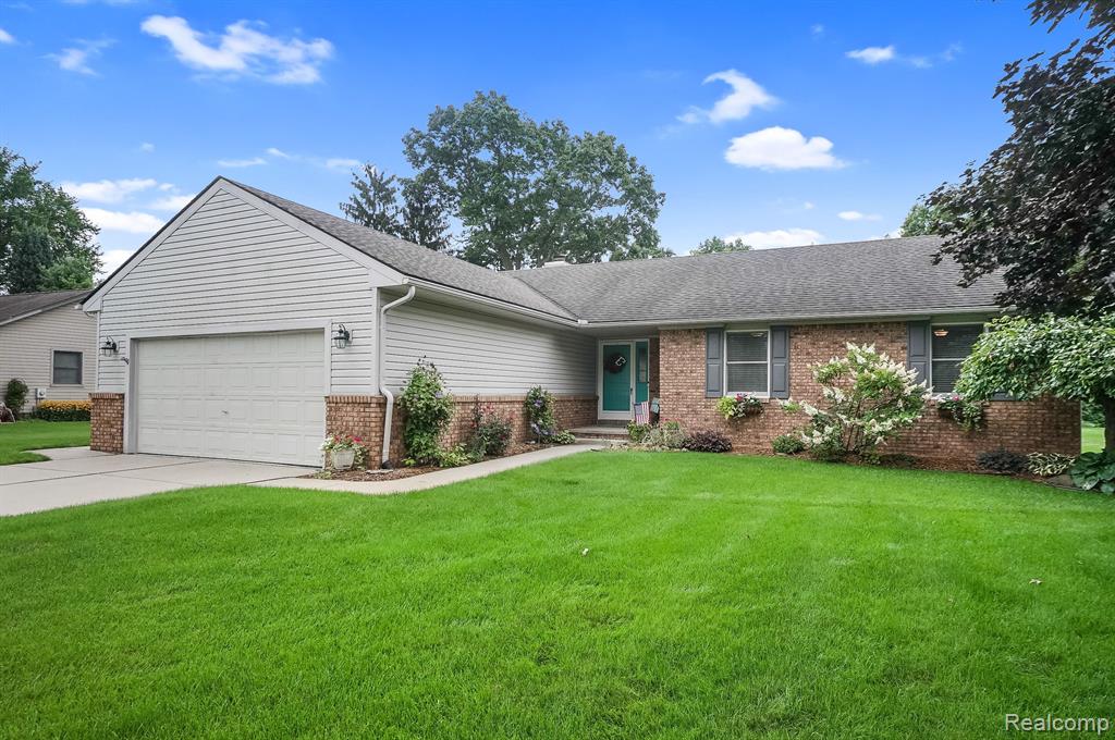 Sunridge Dr, New Hudson, MI 48165 #1