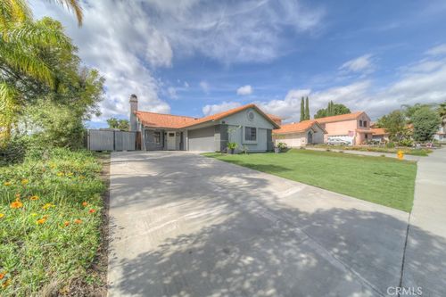 39885 Rustic Glen Dr, Temecula, CA, 92591-4544 | Card Image