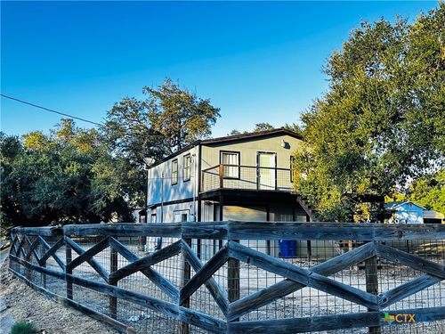 207 E Hugo St, Yoakum, TX, 77995-4016 | Card Image