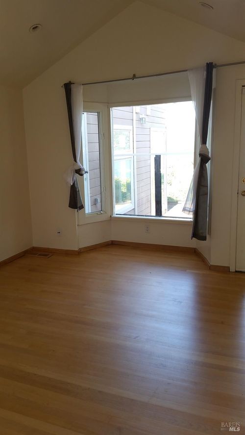 230 Diviso St, Tiburon, CA, 94920-1913 | Card Image