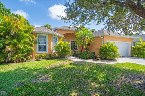 5005 E 1st Sq Sw, Vero Beach, FL, 32968-2246 | Card Image