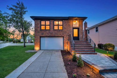 112-01 175th St, Jamaica, NY, 11433-4135 | Card Image