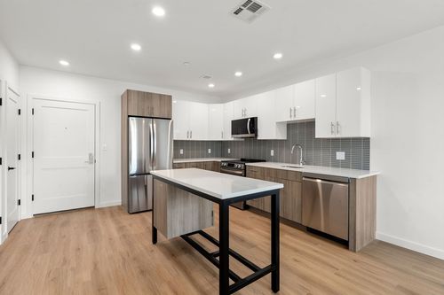 j506-40 Centre St, Brookline, MA, 02446-2885 | Card Image