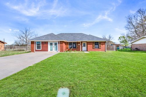 903 Amy Way, Bonham, TX, 75418-5516 | Card Image