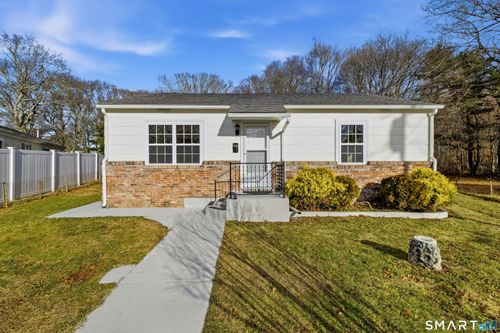 32 Concord Ct, Groton, CT, 06340-4821 | Card Image