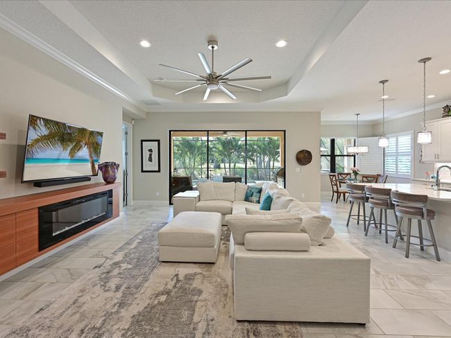 12816 Coastal Breeze Way, House other with 3 bedrooms, 2 bathrooms and null parking in Bradenton FL | Image 10