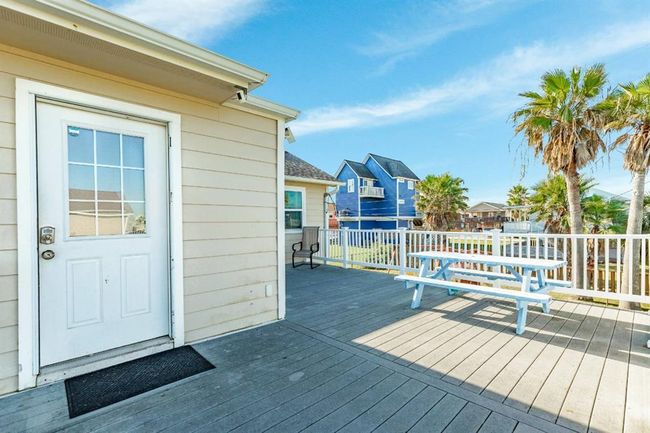 Upstairs deck2 | Image 18