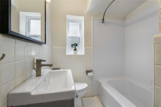 APT-6 - 282 Ardmore Cir Nw, Condo with 2 bedrooms, 1 bathrooms and null parking in Atlanta GA | Image 19