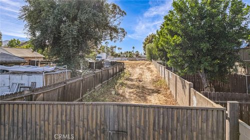 142 N Vicentia Ave, Corona, CA, 92882 | Card Image