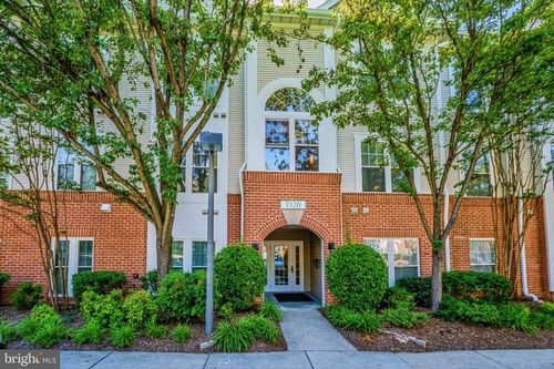 03-0202-1520 N Point Dr, RESTON, VA, 20194-2130 | Card Image